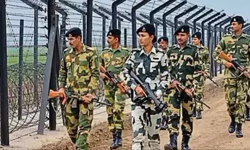 Jammu and Kashmir: जम्मू-कश्मीर में  सीमा पार घुसपैठ की फिराक में तैयार बैठे हैं 250-300 आतंकी