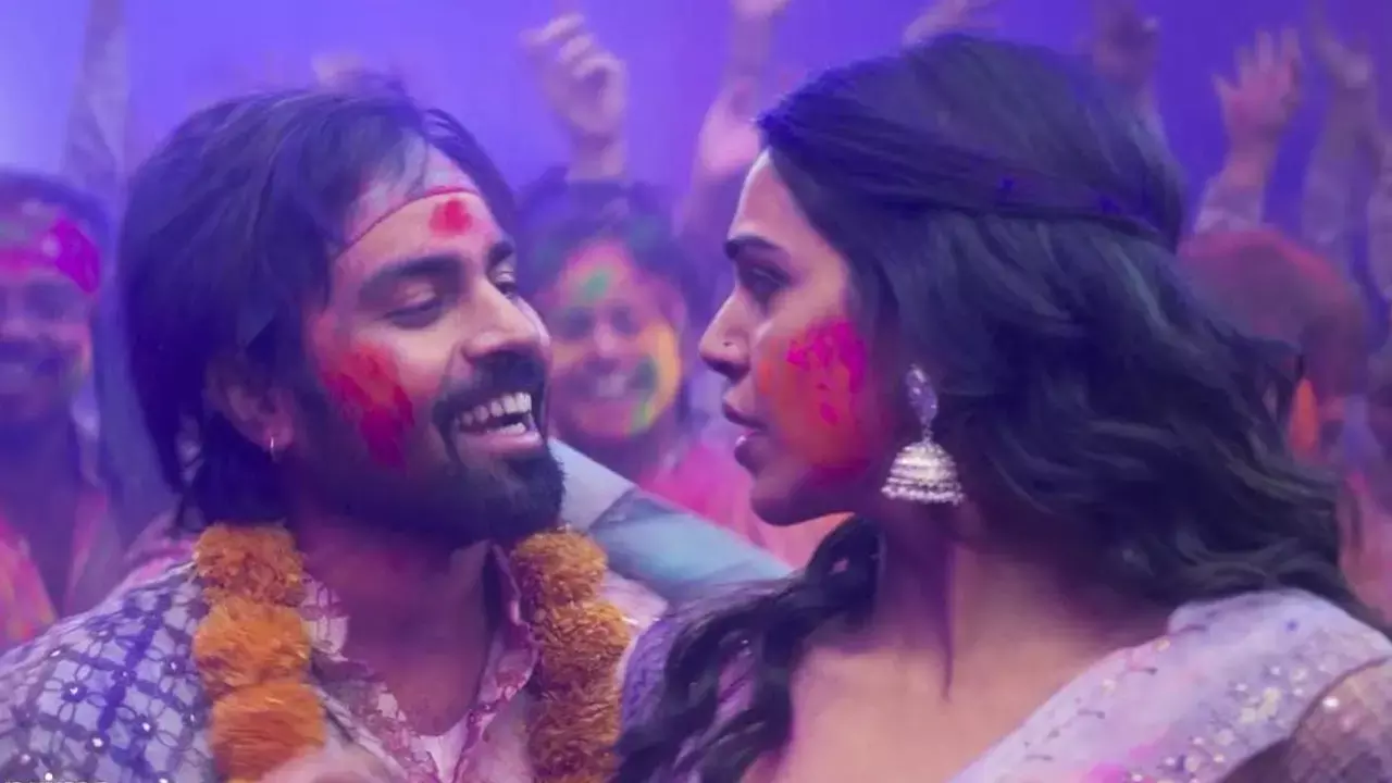 Dry Day Ka Halla Macha Song: फिल्म ड्राई डे का पहला गाना हल्ला मचा हुआ रिलीज, होली के त्योहारी रंगों में झूमे जितेंद्र और श्रिया... देखिए वीडियो...