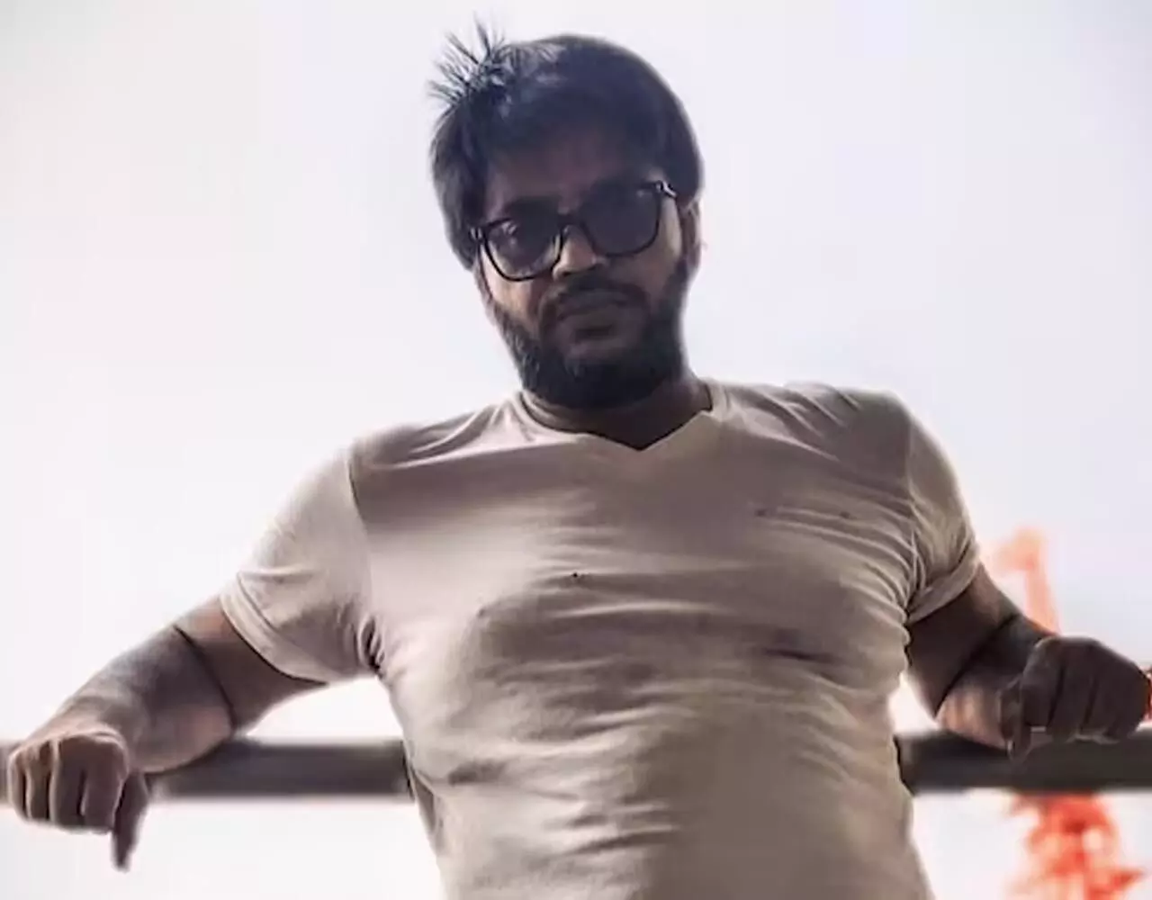 Comedian Sundeep Sharma: इस फेमस कॉमेडियन के साथ हुई दिल दहलाने वाली घटना! सुनसान सड़क पर बदमाशों ने रूखी गाड़ी और बंदूक की नोक में... Comedian Sundeep Sharma: इस फेमस कॉमेडियन के साथ हुई दिल दहलाने वाली घटना! सुनसान सड़क पर बदमाशों ने रूखी गाड़ी और बंदूक की नोक में...