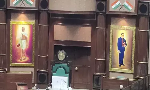 MP News: मप्र विधानसभा में नेहरू की तस्वीर हटाई गई, अंबेडकर की फोटो लगाए जाने का मामला गरमाया...