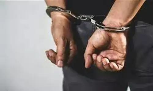 Jharkhand Crime News: झारखंड में रिश्वत लेने के आरोप में डाक सहायक गिरफ्तार
