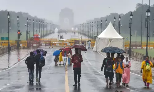 Aaj Ka Mausam 28 February 2024: दिल्ली-नोएडा में बारिश से सुहाना हुआ मौसम, जानें अपने शहर में मौसम का हाल