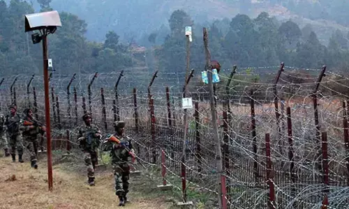 Jammu And Kashmir : घुसपैठ की बड़ी कोशिश को सेना ने नाकाम किया, शव घसीटकर ले गए पाकिस्तान से आए आतंकी