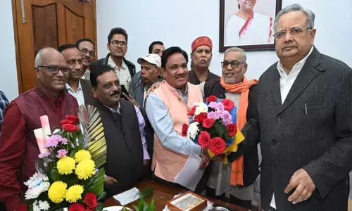 CG-कर्मचारी संघ ने विधानसभा अध्यक्ष डॉ. रमन सिंह से की मुलाकात, कर्मचारियों और पेंशनरों संबंधित मामलों पर की चर्चा...