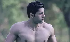 Varun Sood News: वरुण सूद ने कर्म कॉलिंग में अपने किरदार के लिए वर्कआउट और डाइट पर की खूब मेहनत...