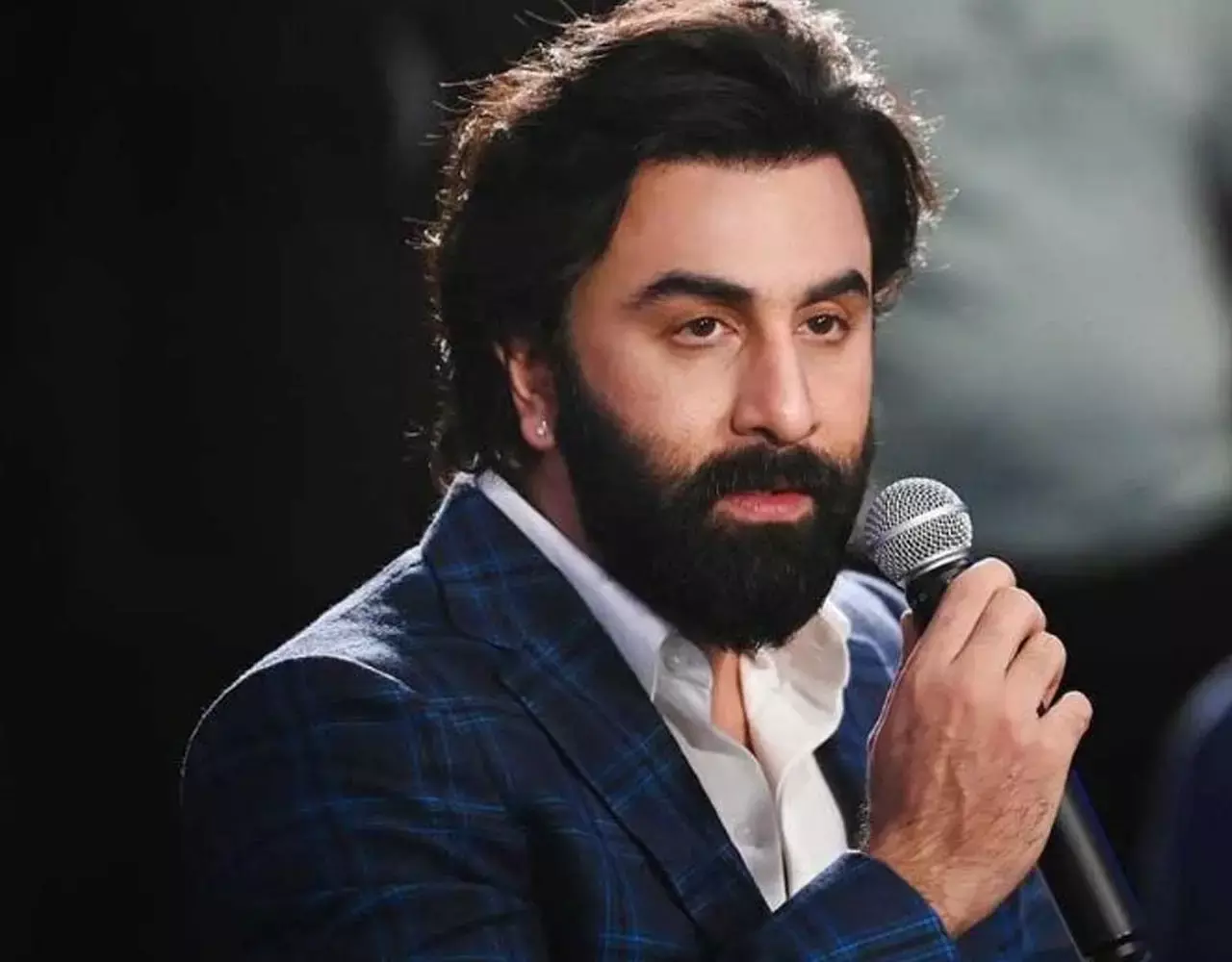 Ranbir Kapoor News: रणबीर कपूर ने बोला ‘जय माता दी’... थाने में शिकायत हुई दर्ज, जानिए क्या है मामला