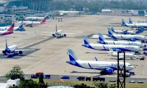 Delhi News: इन 7 एयरपोर्ट को बम से उड़ाने की धमकी, मचा हडकंप, पुलिस जांच में जुटी...