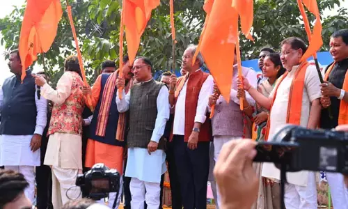 Vishnu Dev Sai: मुख्यमंत्री विष्णु देव साय राजधानी के श्री राम मंदिर पहुँचे...