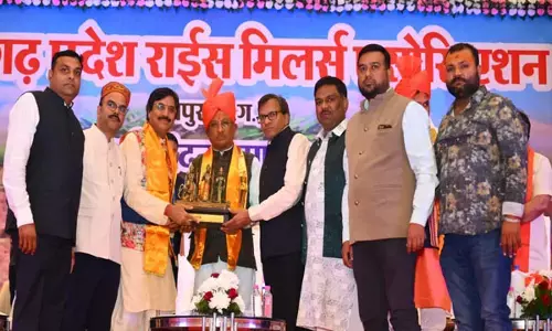 CM Vishnu Dev Sai: छत्तीसगढ़ राईस मिलर्स एसोसिएशन के अभिनंदन समारोह में CM साय हुए शामिल, बोले-किसान और राइस मिलर्स हमारी अर्थव्यवस्था के दो पहिए
