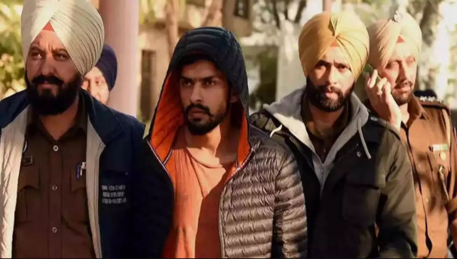 Lawrence Bishnoi Gang: लॉरेंस बिश्नोई गिरोह का मुख्य सदस्य राजस्थान में गिरफ्तार, चार साल से वांटेड था इनामी बदमाश Lawrence Bishnoi Gang: लॉरेंस बिश्नोई गिरोह का मुख्य सदस्य राजस्थान में गिरफ्तार, चार साल से वांटेड था इनामी बदमाश