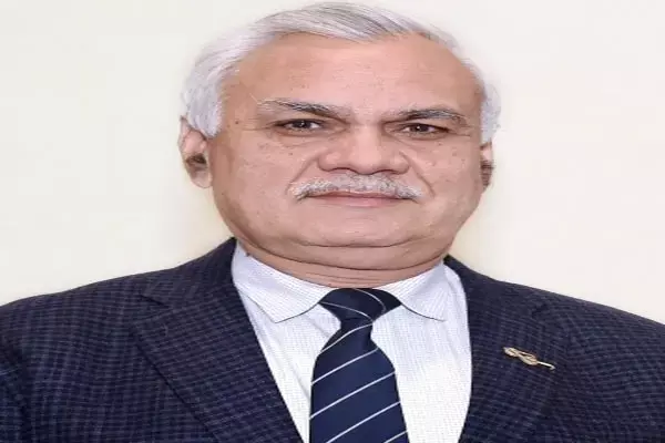UP NEWS : यूपी के मुख्य सचिव ने तीसरे सेवा विस्तार के साथ रचा इतिहास
