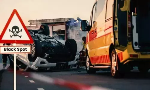 Assam Road Accident: असम में भीषण सड़क हादसा, बस ट्रक की टक्कर में 12 लोगों की मौत, 25 लोग घायल