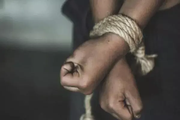 Bihar News: सनकी प्रेमी ने लड़की के भाई का किया अपहरण, भाई के बदले रखी लड़की की मांग