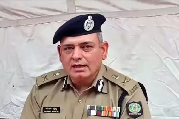 DGP News: हाईकोर्ट के आदेश पर हटाए गए डीजीपी को सुप्रीम कोर्ट से मिली राहत, बने रहेंगे पद पर