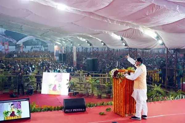 MP News: रीवा कृषि उपज मंडी को आदर्श मंडी बनाया जाएगा, CM डॉ. यादव ने किया रीवा में 337 करोड़ 90 लाख रुपए के विकास कार्यों का भूमिपूजन और लोकार्पण...