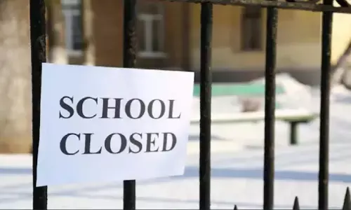Noida School Close: नोएडा-ग्रेटर नोएडा में 14 जनवरी तक बंद रहेंगे कक्षा 8वीं तक के सभी स्कूल, आदेश जारी