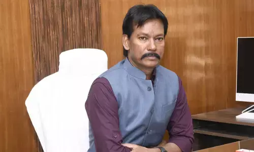 Sarangarh-Bilaigarh News: कलेक्टर चौहान की कार्यवाही, प्राचार्य एवं सहायक शिक्षक को कारण बताओ नोटिस जारी