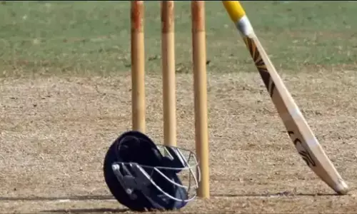 Mumbai Accident Death: क्रिकेट मैच के दौरान फील्डर के सिर पर लगी गेंद, हो गई मौत