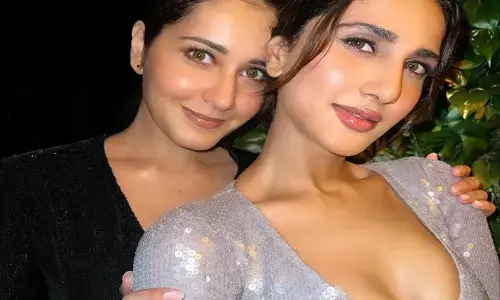 Rashi-Vani Kapoor Selfie: राशि खन्ना ने वाणी कपूर के साथ सेल्फी की शेयर, इंटरनेट पर हुईं वायरल...