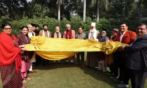 PM Modi News: प्रधानमंत्री मोदी ने ख्वाजा मोइनुद्दीन चिश्ती दरगाह के लिए भेंट की चादर