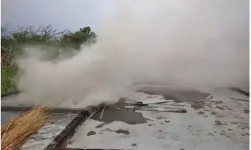 Dilhi News: एक ही परिवार के चार लोगों की मौत, धुएं से दम घुटने से पति-पत्नी और बच्चों की गई जान...