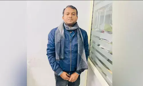 MP Crime News: नौकरी के बदले सेक्स की डिमांड, छात्रा की शिकायत पर अफसर के खिलाफ FIR दर्ज