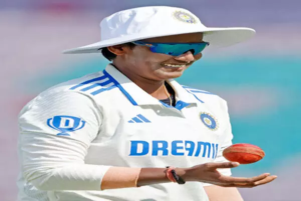 New Delhi News : दीप्ति शर्मा आईसीसी प्लेयर ऑफ द मंथ बनीं, पुरुषों में  कमिंस के नाम रहा ये अवॉर्ड | New Delhi News : Deepti Sharma became ICC  Player of the