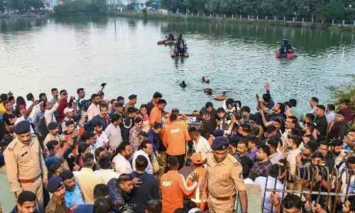 Vadodara Boat Accident: वडोदरा नाव हादसे में 14 की मौत के बाद पुलिस ने दर्ज की FIR, नाव चालक और मैनेजर अरेस्ट