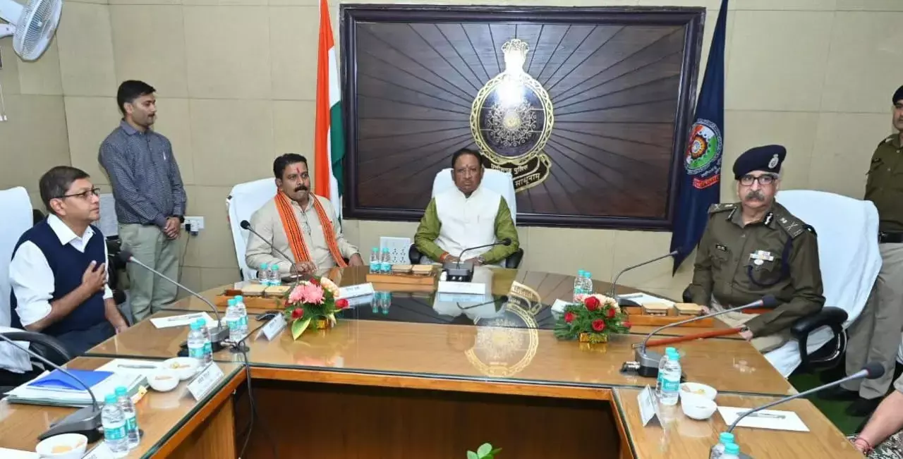 Chhattisgarh Police: लॉ एंड आर्डर पर सीएम की क्‍लास: सीएम विष्‍णुदेव साय कर रहे हैं गृह विभाग की समीक्षा, देखें वीडियो