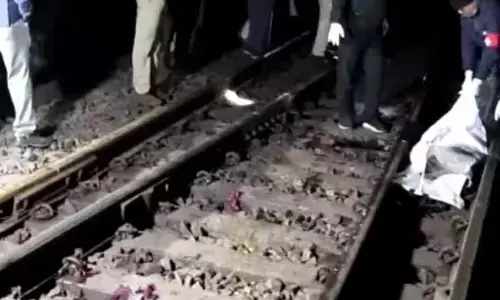 Jharkhand News:  झारखंड में भीषण रेल हादसा, ट्रेन से कटकर 4 लोगों की मौत