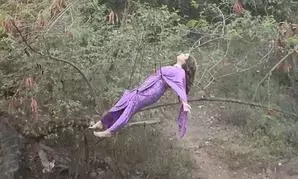 Sambhavna Mohanty Stunt: एक्ट्रेस संभावना मोहंती ने किया ये खतरनाक स्टंट, प्यार का पहला नाम राधा मोहन सीरियल के लिए बड़ा रिस्क...