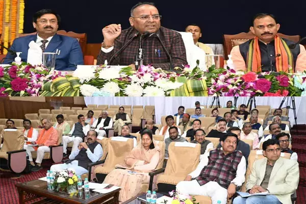 CG Assembly: विधायक अजय चंद्राकर ने नवनिर्वाचित विधायकों से किया आग्रह, बोले-आप ऐसा प्रश्न करें, जिससे जनता को लाभ मिले... CG Assembly: विधायक अजय चंद्राकर ने नवनिर्वाचित विधायकों से किया आग्रह, बोले-आप ऐसा प्रश्न करें, जिससे जनता को लाभ मिले...