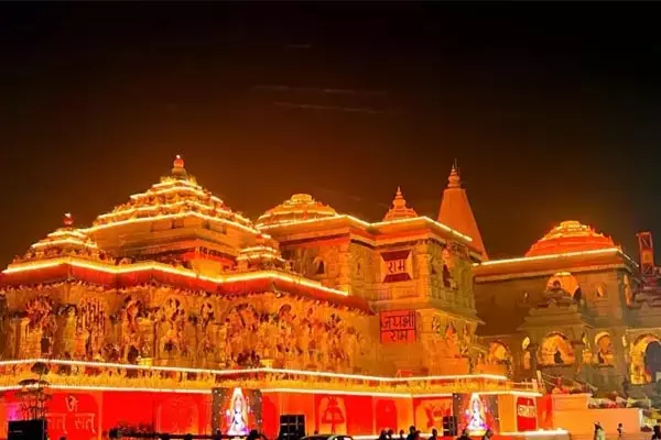 Ayodhya Ram Mandir Live: इंतजार हुआ खत्म, आज अयोध्या नगरी विराजेंगे रघुनंदन,  शुरू हुआ जश्न...