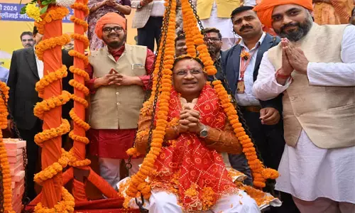 CM Vishnu Deo: CM विष्णु देव साय को लड्डूओं से तौला गया, बोले- सरकारी खर्चे पर कराया जायेगा अयोध्याधाम का दर्शन