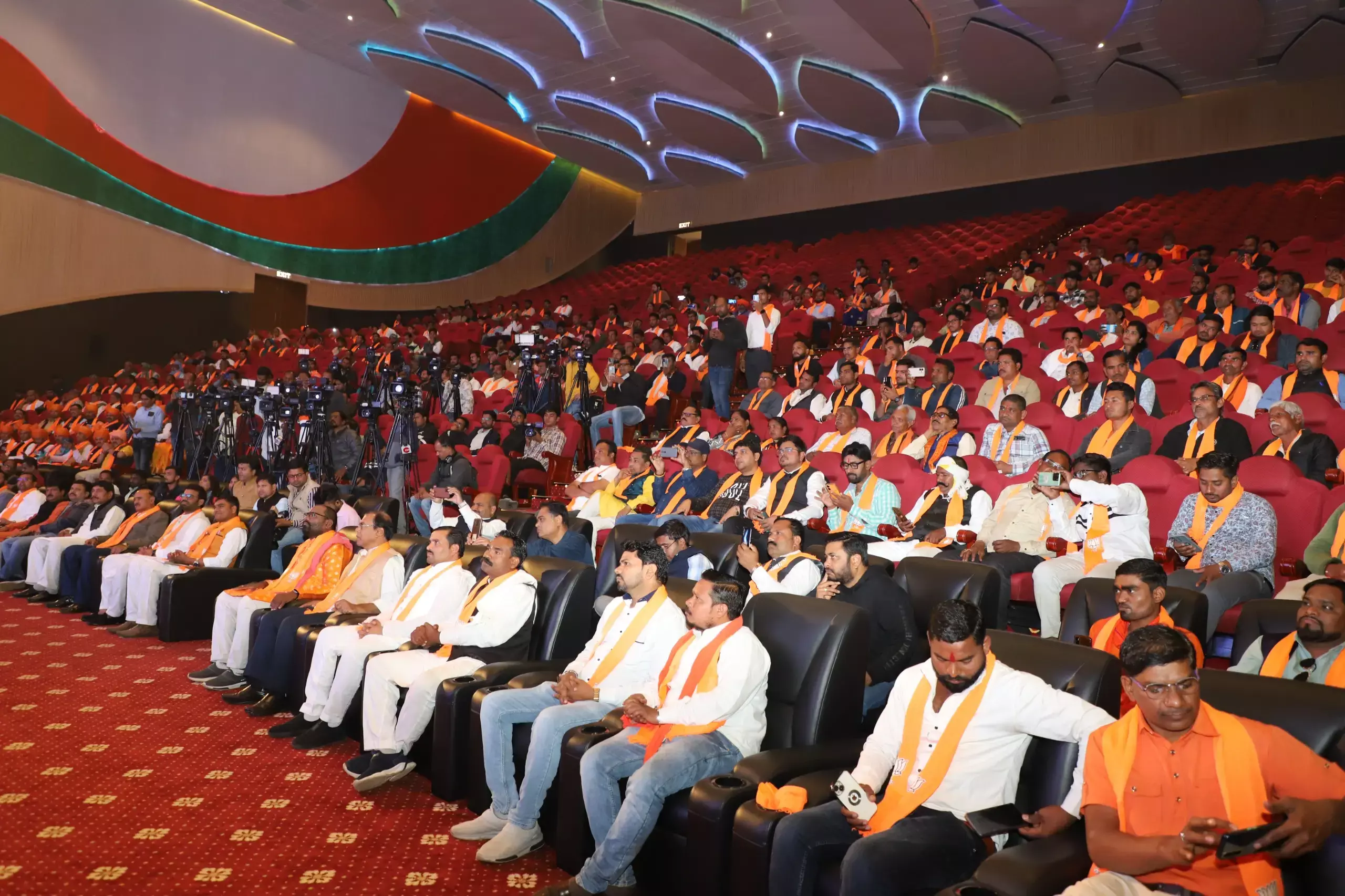 Chhattisgarh BJP: भाजपा का प्रवेशोत्सव: इस पार्टी का हुआ विलय, पूर्व सैनिकों के साथ आम आदमी पार्टी के प्रदेशस्‍तरीय नेता हुए शामिल...