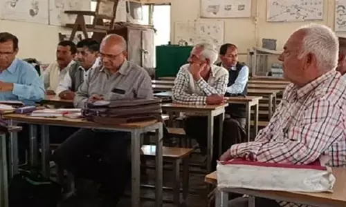 Rajasthan News: राजस्थान के मुख्यमंत्री का बड़ा फैसला, हटाए गए 2 हजार रिटायर्ड कर्मचारी