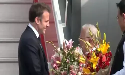 President Emmanuel Macron: फ्रांस के राष्ट्रपति मैक्रों पहुंचे जयपुर, सीएम भजनलाल शर्मा और राज्यपाल ने किया स्वागत