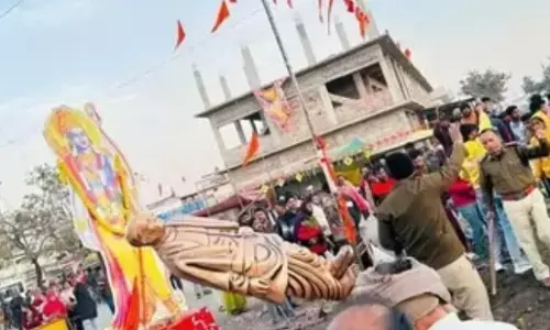 Madhya Pradesh: उज्जैन में आपस में भिड़े दो गुट, सरदार पटेल की मूर्ति को तोड़ने के पीछे हुई झड़प