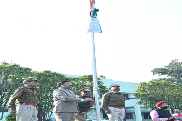 CG  Assembly: विधानसभा सचिवालय में उत्साह, उमंग एवं उल्लास के साथ मनाया गया गणतंत्र दिवस