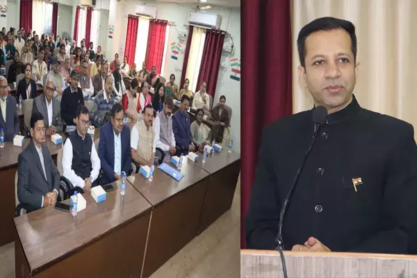 CG-शिक्षा सचिव ने एससीईआरटी में फहराया झंडा, बोले-राष्ट्रीय शिक्षा नीति के अनुरूप बच्चों का भविष्य सवारना होगा...