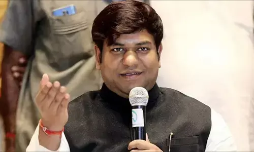 Bihar Political News: बिहार में सियासी हलचल तेज, VIP चीफ मुकेश सहनी बोले- ‘महागठबंधन सरकार अभी गिरी नहीं है’