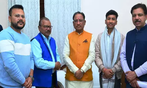 Raipur News: CM विष्णु देव साय ने अंडर-19 राष्ट्रीय वाटर पोलो प्रतियोगिता के लिए चयनित अभिजीत की खेल प्रतिभा को सराहा
