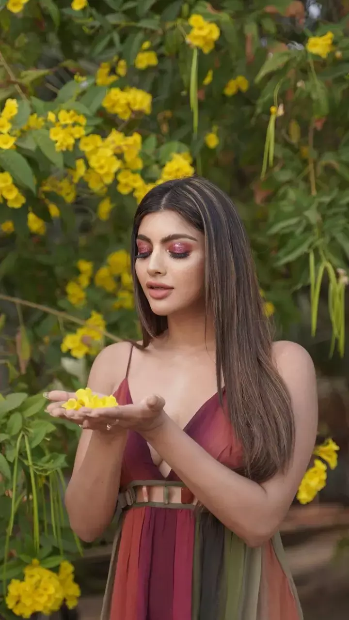 आकांक्षा पुरी की कातिलाना फोटोशूट, दिलकश तस्वीरें ने थामा लोगों का दिल...