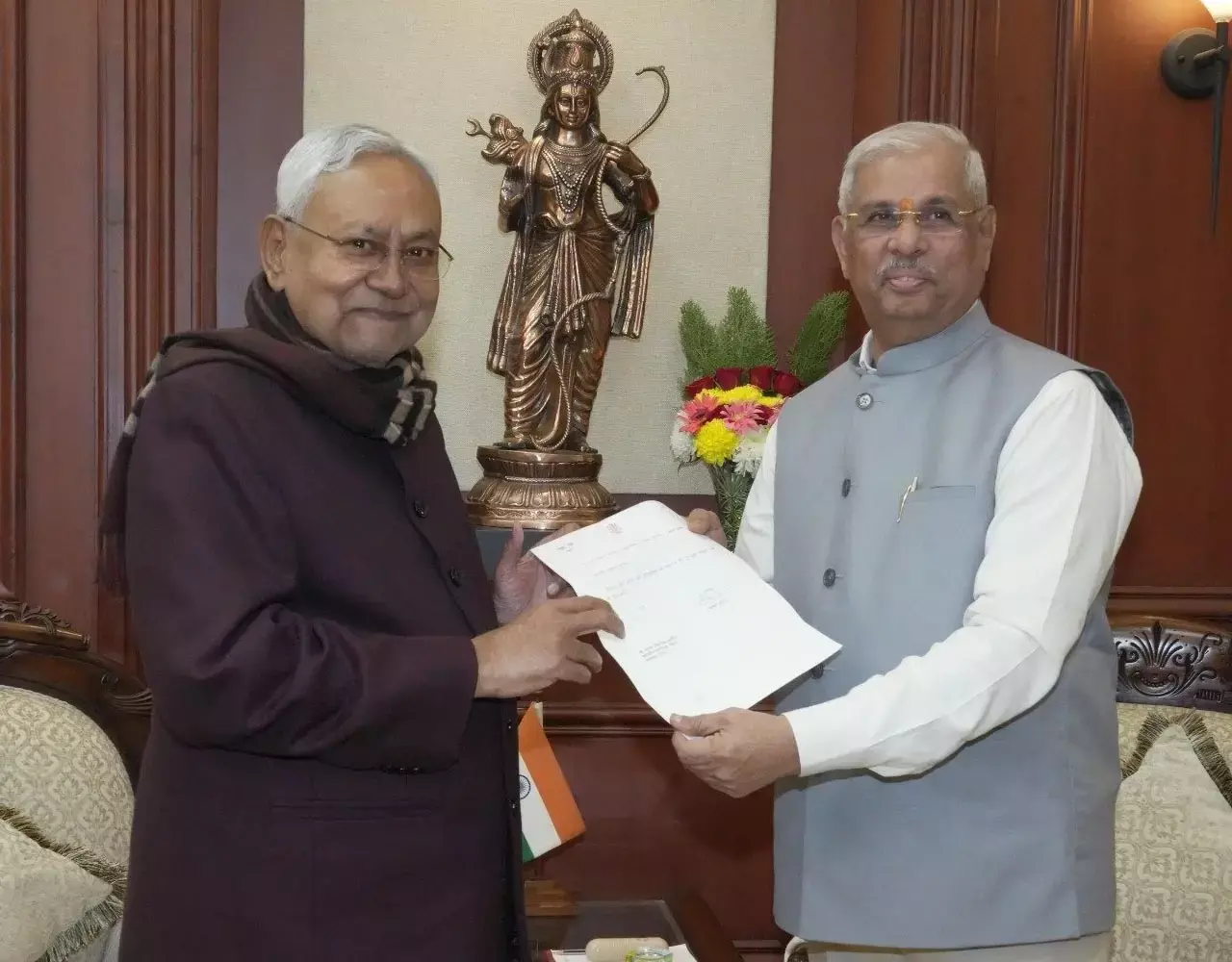 Bihar CM Nitish kumar resignation: इस्तीफे के बाद नीतीश कुमार बोले…’वो कुछ काम ही नहीं कर रहे थे देखें वीडियो में और क्या कहा...
