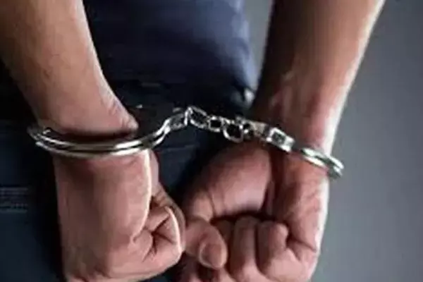 UP News: एअर इंडिया के क्रू मेंबर की हत्या आरोपी गिरफ्तार, तमंचा समेत कई हथियार बरामद