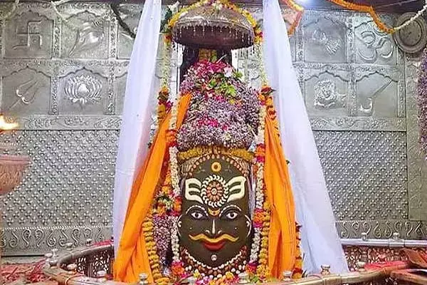 Madhya Pradesh News: महाकाल मंदिर के फेसबुक पेज पर अश्लील फोटो पोस्ट, बनाया गया था फर्जी अकाउंट