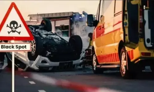 Badaun Road Accident: स्कूल वैन की रोडवेज बस से भीषण टक्कर, दो बच्चों समेत 3 की दर्दनाक मौत