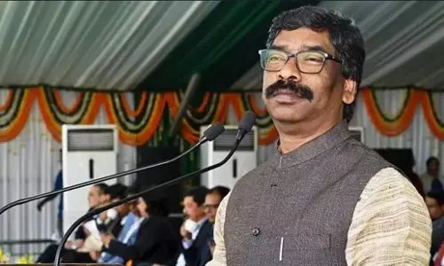 Hemant Soren News: मुख्यमंत्री हेमंत सोरेन की बढ़ी मुश्किलें, ED ने भारी मात्रा में कैश और लग्जरी कार की बरामद