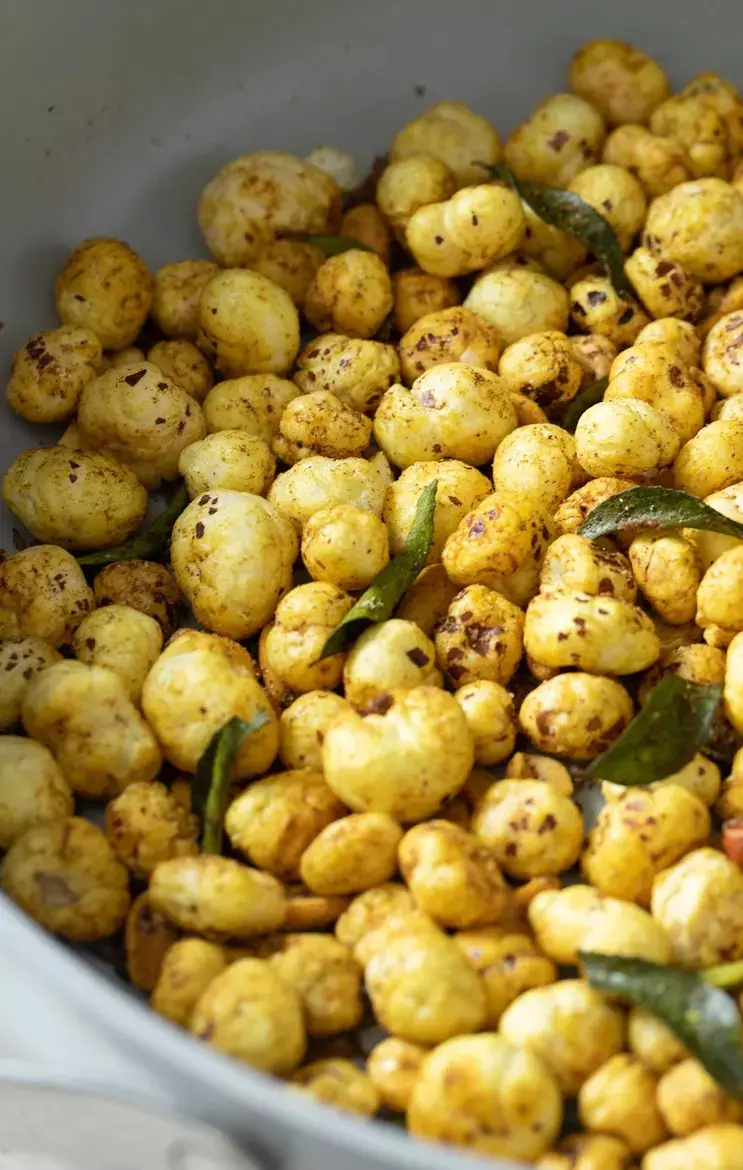 Makhana Dry Fruit: वरदान है महिला-पुरुषों के लिए मखाना ड्राई फ्रूट, इन गंभीर बीमारियों से दिलाएगा छुटकारा...