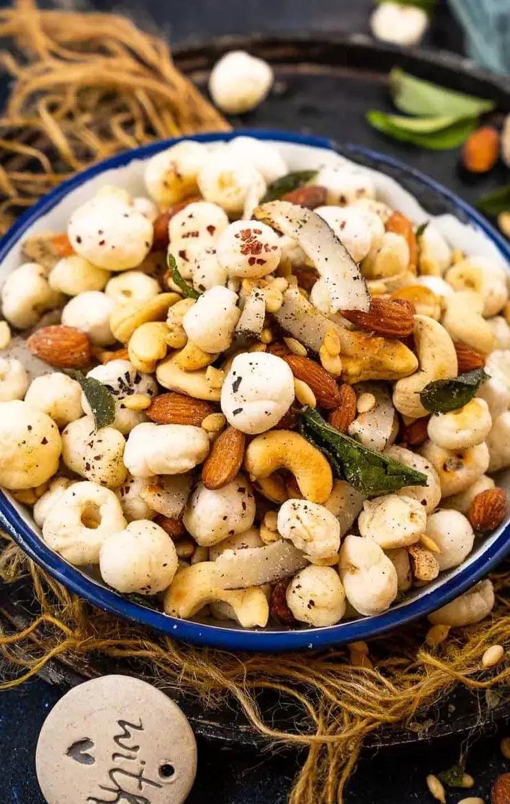 Makhana Dry Fruit: वरदान है महिला-पुरुषों के लिए मखाना ड्राई फ्रूट, इन गंभीर बीमारियों से दिलाएगा छुटकारा...